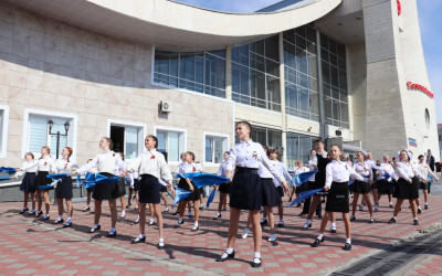 Акция вальс "Синий платочек", ко Дню Победы